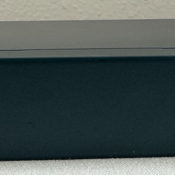 TP-Link TL-SG108 8-Port Gigabit Plug & Play Desktop Switch 10/100/1000Mbp Switch - Picture 10 of 16